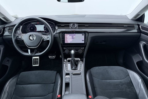 Volkswagen Arteon 1.5 TSI Elegance Business | ACC | Panoramadak | Trekhaak | Stoelverwarming Voor+Achter | Camera | 19 Inch