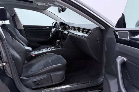 Volkswagen Arteon 1.5 TSI Elegance Business | ACC | Panoramadak | Trekhaak | Stoelverwarming Voor+Achter | Camera | 19 Inch