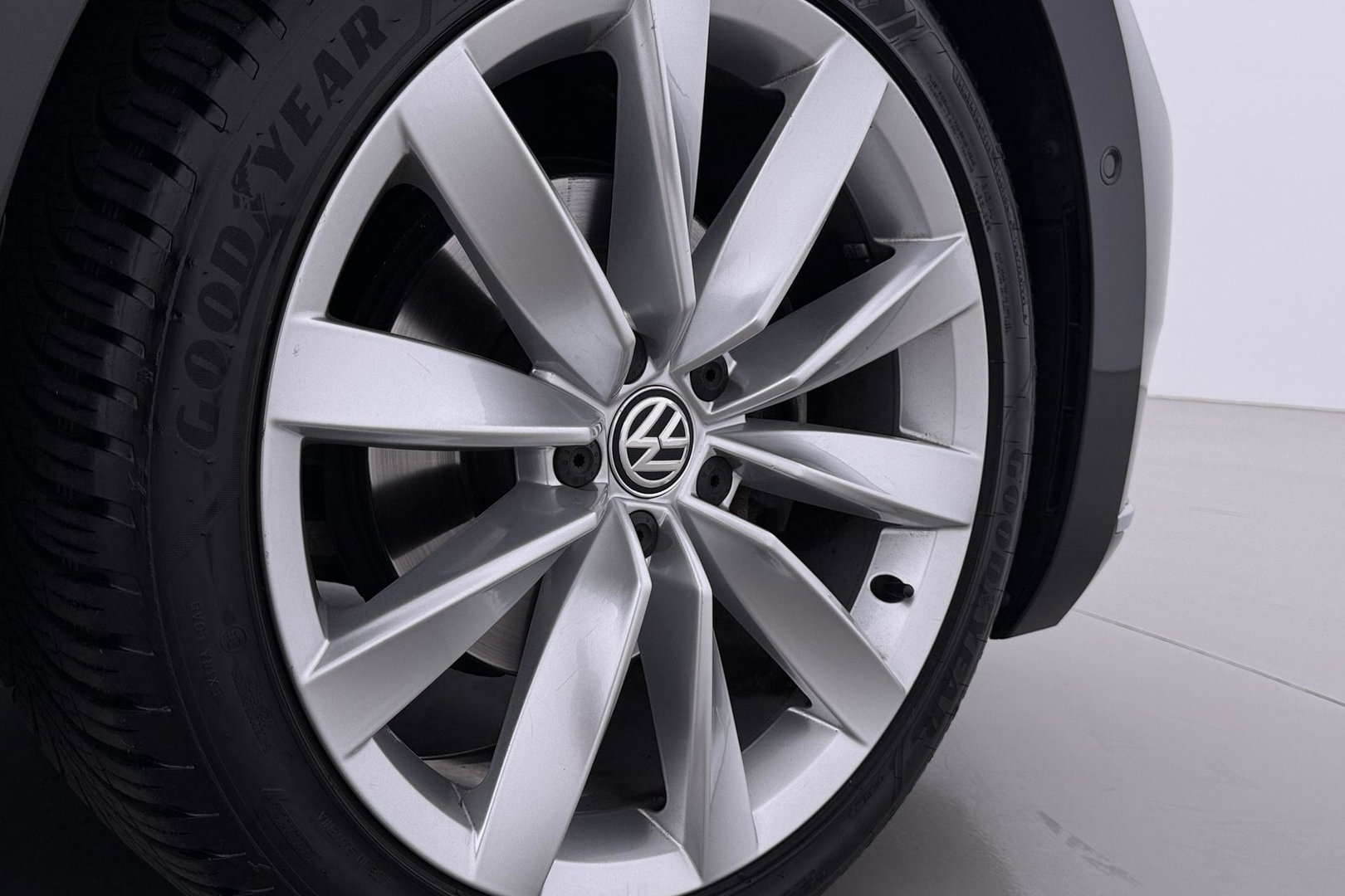 Volkswagen Arteon 1.5 TSI Elegance Business | ACC | Panoramadak | Trekhaak | Stoelverwarming Voor+Achter | Camera | 19 Inch
