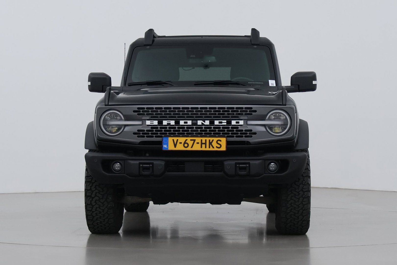 Ford Bronco 2.7 Outer Banks | GRIJS KENTEKEN | Trekhaak | Bang&Olufsen | Stoel+Stuurverwarming | 360° Camera | ACC