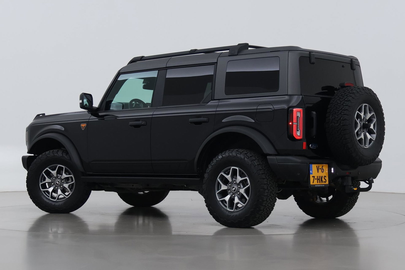Ford Bronco 2.7 Outer Banks | GRIJS KENTEKEN | Trekhaak | Bang&Olufsen | Stoel+Stuurverwarming | 360° Camera | ACC