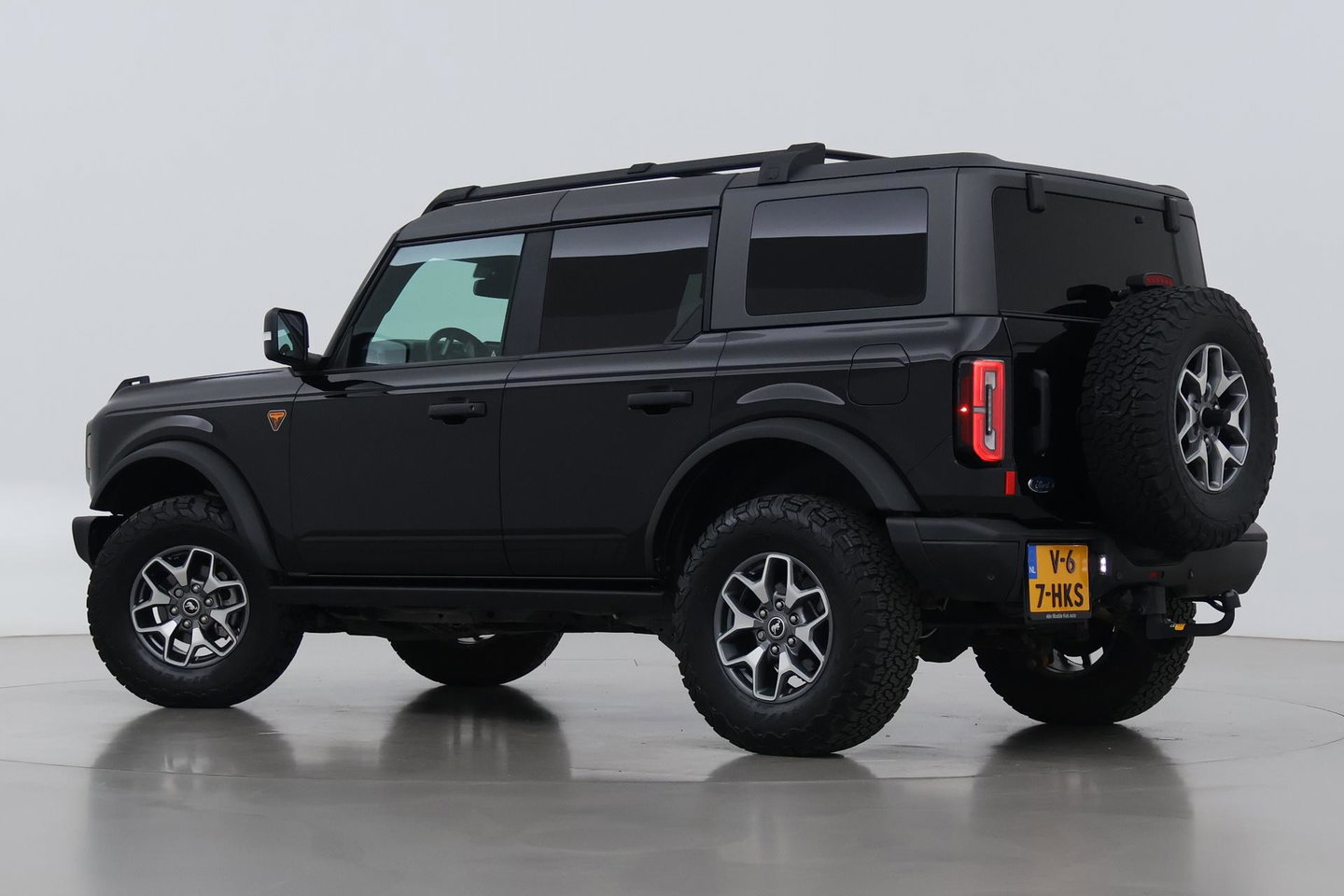 Ford Bronco 2.7 Outer Banks | GRIJS KENTEKEN | Trekhaak | Bang&Olufsen | Stoel+Stuurverwarming | 360° Camera | ACC