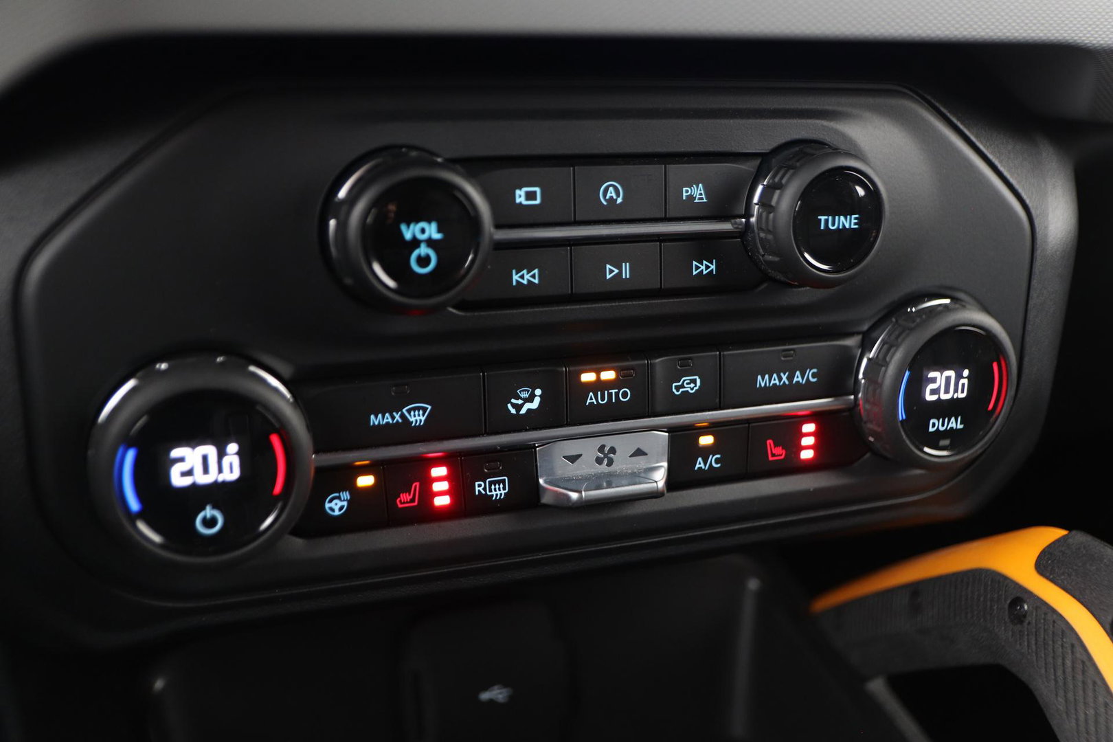 Ford Bronco 2.7 Outer Banks | GRIJS KENTEKEN | Trekhaak | Bang&Olufsen | Stoel+Stuurverwarming | 360° Camera | ACC