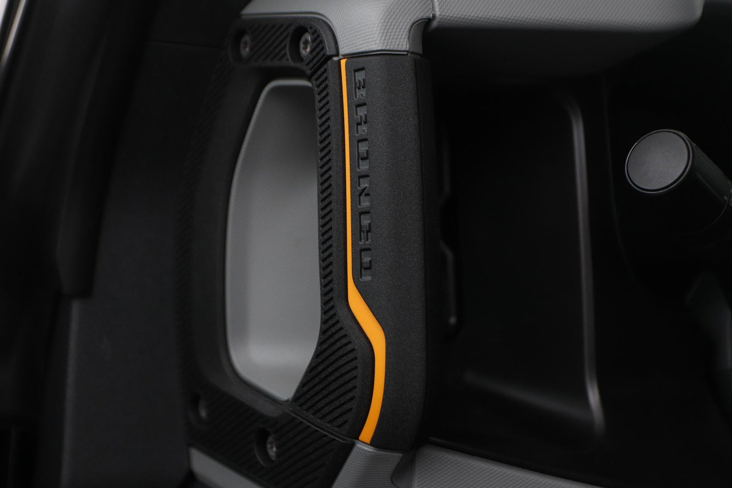 Ford Bronco 2.7 Outer Banks | GRIJS KENTEKEN | Trekhaak | Bang&Olufsen | Stoel+Stuurverwarming | 360° Camera | ACC