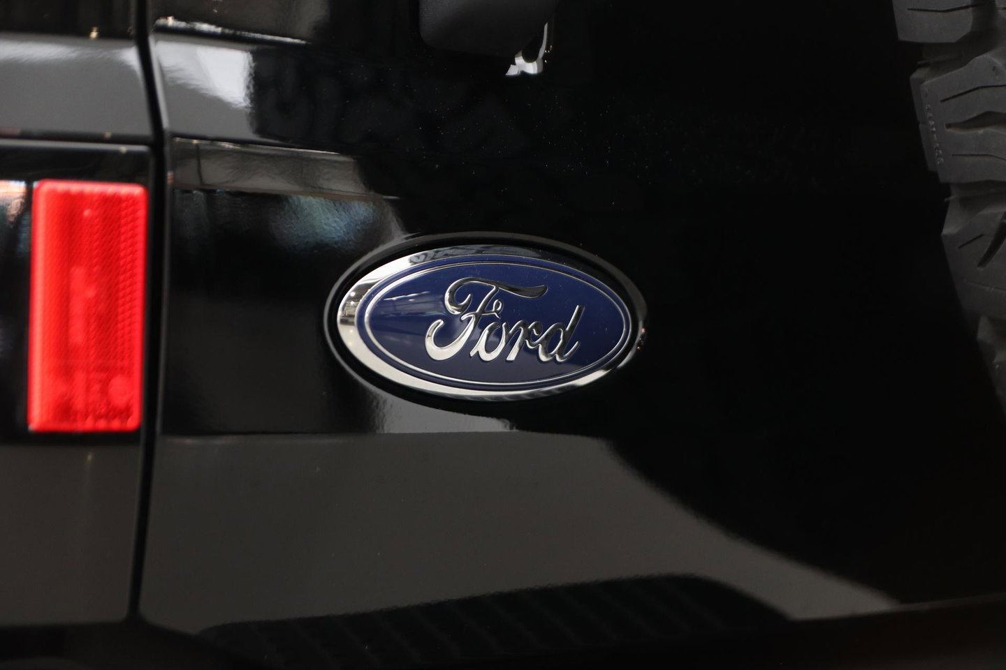 Ford Bronco 2.7 Outer Banks | GRIJS KENTEKEN | Trekhaak | Bang&Olufsen | Stoel+Stuurverwarming | 360° Camera | ACC