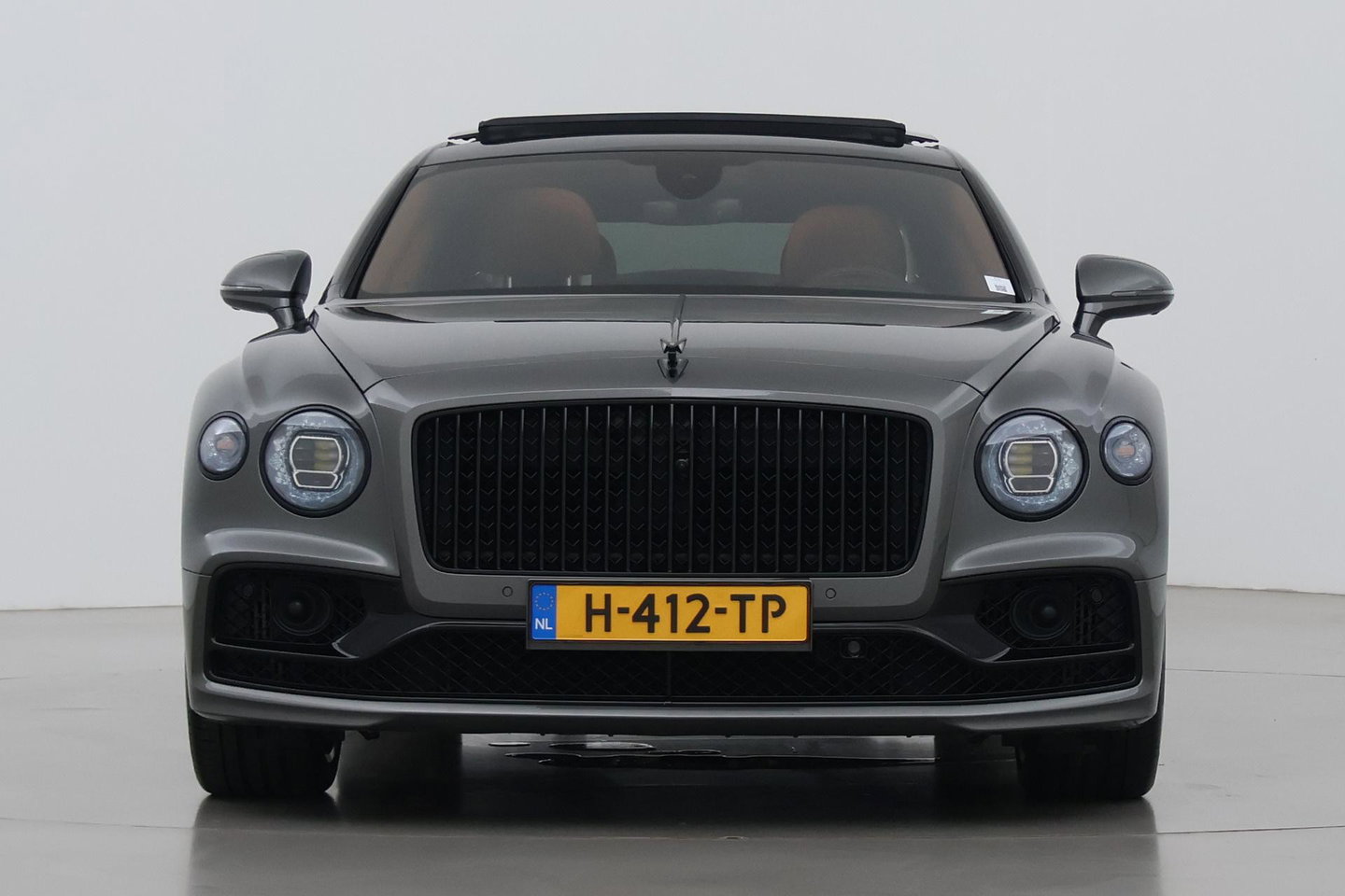 Bentley Flying Spur 6.0 W12 First Edition | NL Auto | NAIM Audio | Rear Seat Entertainment | Rotating Display | Touring Specification | Massage | 22 Inch