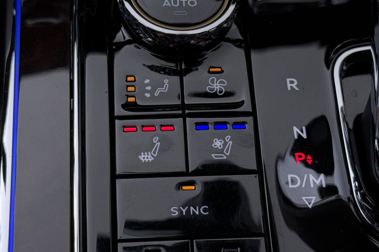 Bentley Flying Spur 6.0 W12 First Edition | NL Auto | NAIM Audio | Rear Seat Entertainment | Rotating Display | Touring Specification | Massage | 22 Inch