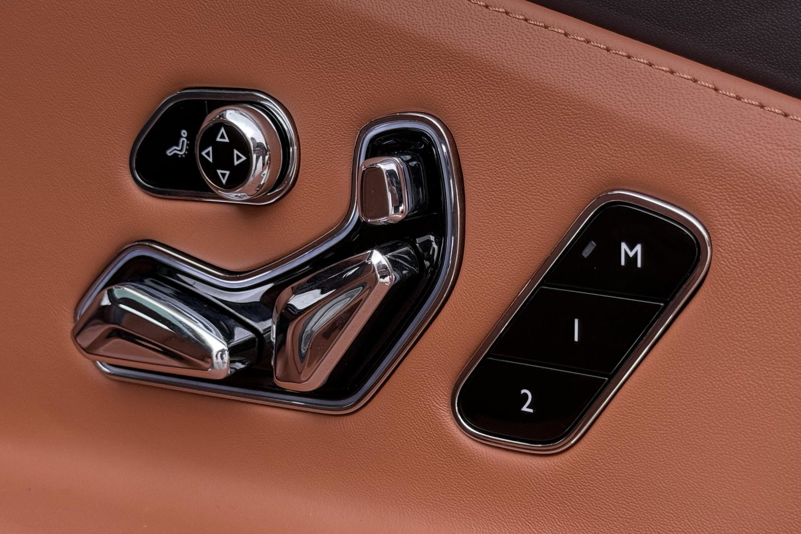Bentley Flying Spur 6.0 W12 First Edition | NL Auto | NAIM Audio | Rear Seat Entertainment | Rotating Display | Touring Specification | Massage | 22 Inch