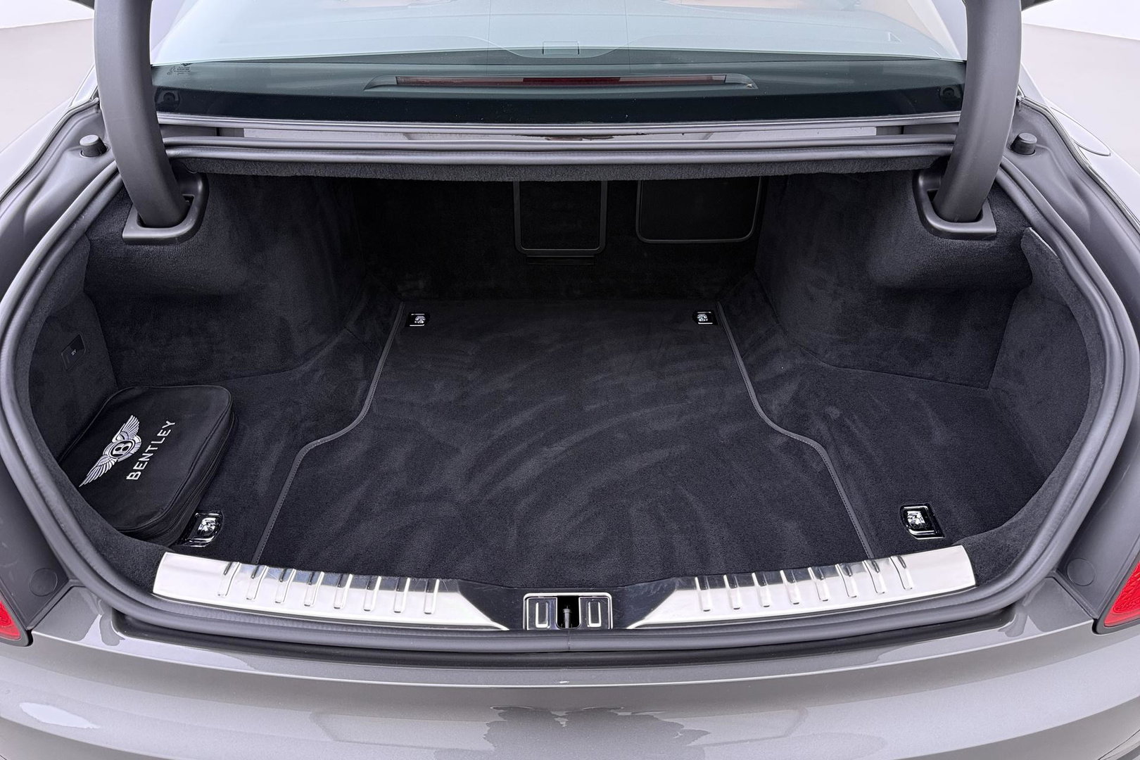 Bentley Flying Spur 6.0 W12 First Edition | NL Auto | NAIM Audio | Rear Seat Entertainment | Rotating Display | Touring Specification | Massage | 22 Inch