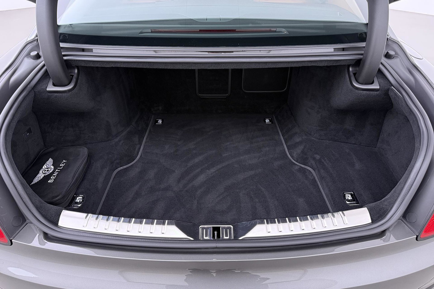 Bentley Flying Spur 6.0 W12 First Edition | NL Auto | NAIM Audio | Rear Seat Entertainment | Rotating Display | Touring Specification | Massage | 22 Inch