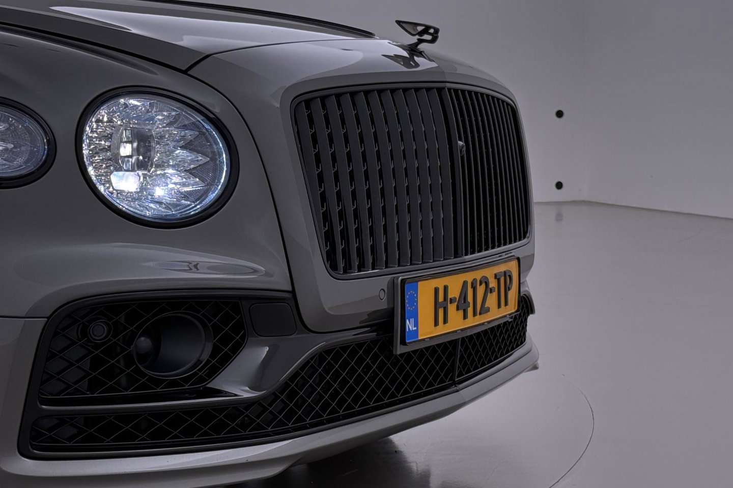 Bentley Flying Spur 6.0 W12 First Edition | NL Auto | NAIM Audio | Rear Seat Entertainment | Rotating Display | Touring Specification | Massage | 22 Inch