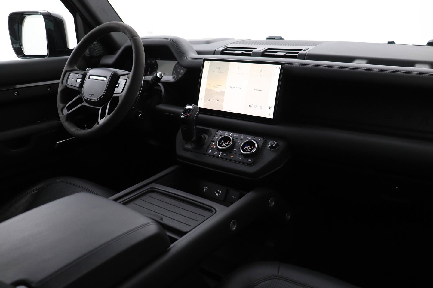 Land Rover Defender 110 5.0 P525 110 V8 Carpathian Edition | Luchtvering | Treeplanken | Meridian Surround | Koelbox | Trekhaak | ClearSight