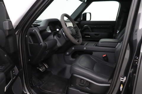 Land Rover Defender 110 5.0 P525 110 V8 Carpathian Edition | Luchtvering | Treeplanken | Meridian Surround | Koelbox | Trekhaak | ClearSight