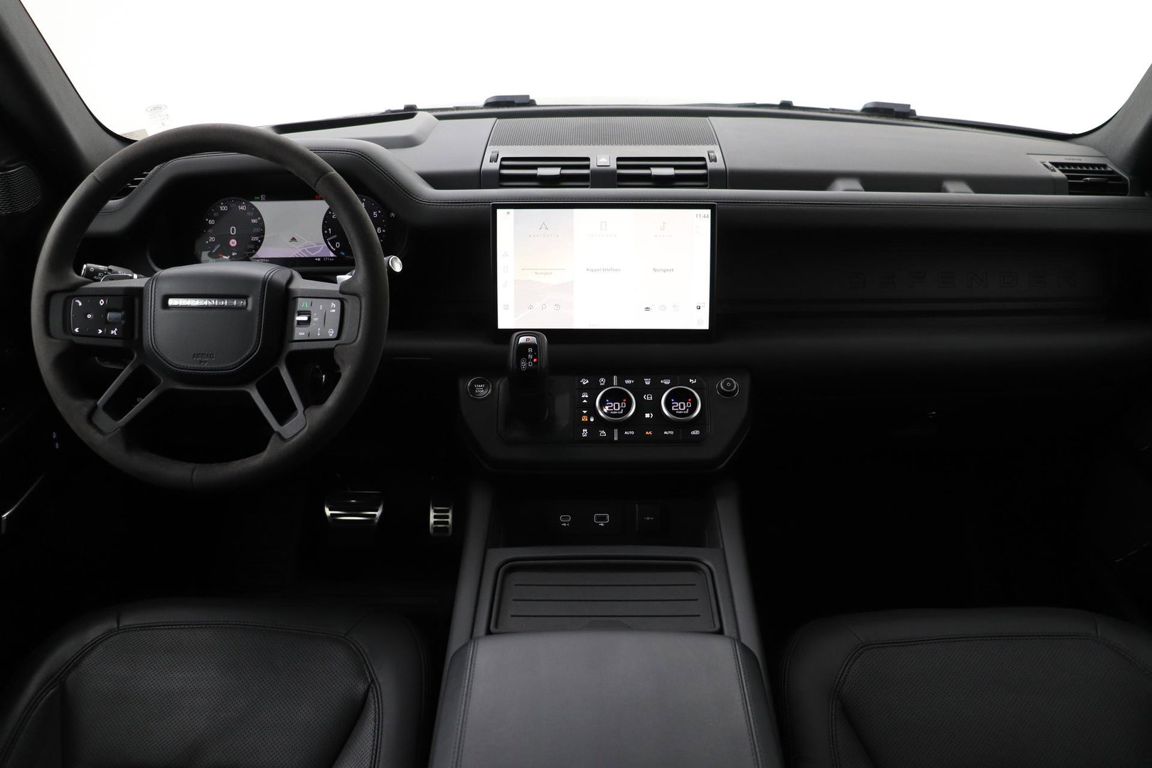Land Rover Defender 110 5.0 P525 110 V8 Carpathian Edition | Luchtvering | Treeplanken | Meridian Surround | Koelbox | Trekhaak | ClearSight