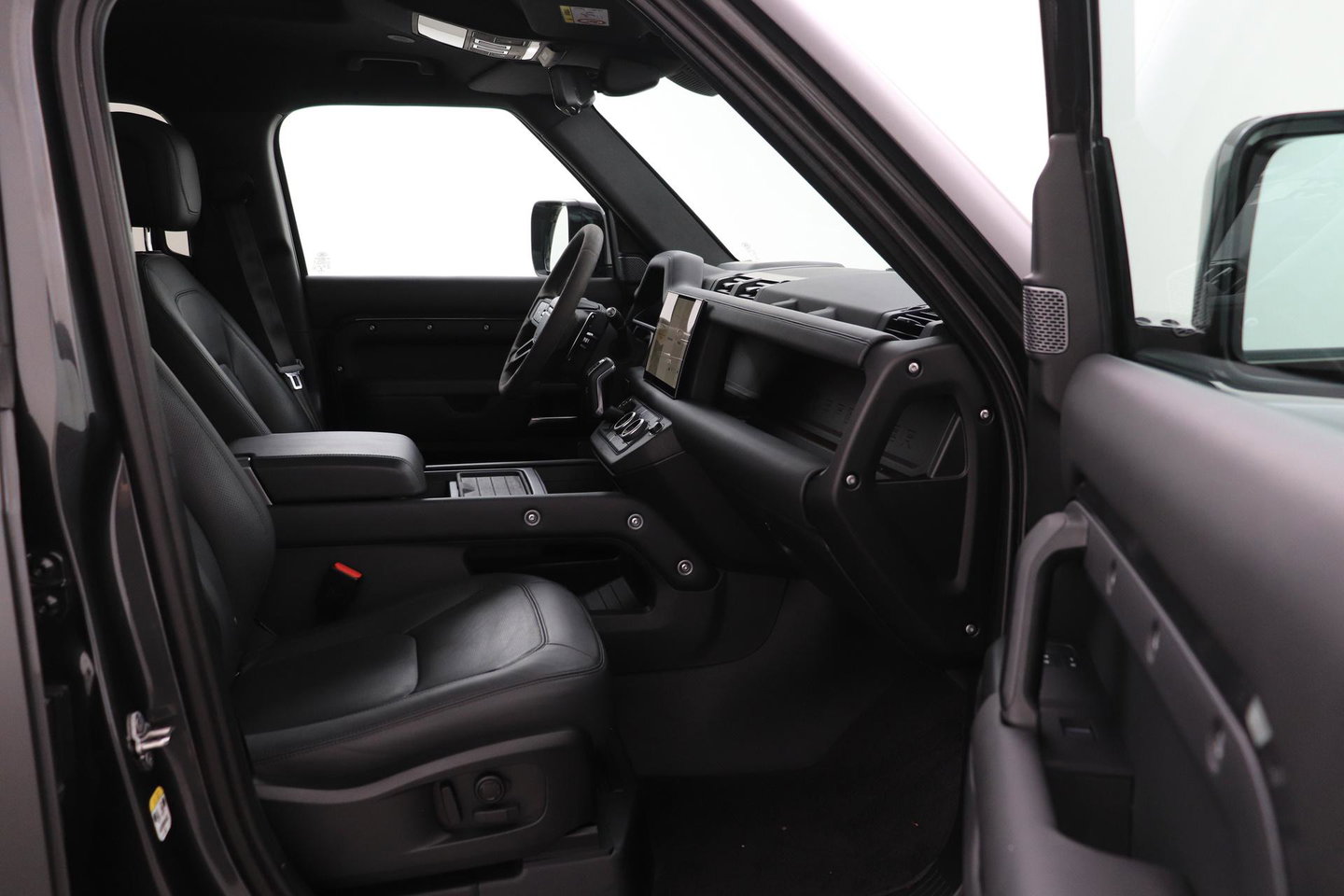 Land Rover Defender 110 5.0 P525 110 V8 Carpathian Edition | Luchtvering | Treeplanken | Meridian Surround | Koelbox | Trekhaak | ClearSight