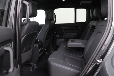 Land Rover Defender 110 5.0 P525 110 V8 Carpathian Edition | Luchtvering | Treeplanken | Meridian Surround | Koelbox | Trekhaak | ClearSight