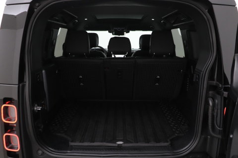 Land Rover Defender 110 5.0 P525 110 V8 Carpathian Edition | Luchtvering | Treeplanken | Meridian Surround | Koelbox | Trekhaak | ClearSight