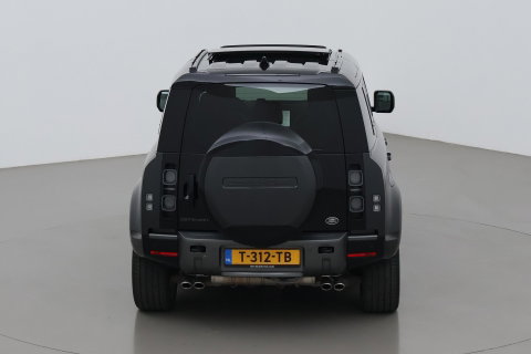 Land Rover Defender 110 5.0 P525 110 V8 Carpathian Edition | Luchtvering | Treeplanken | Meridian Surround | Koelbox | Trekhaak | ClearSight