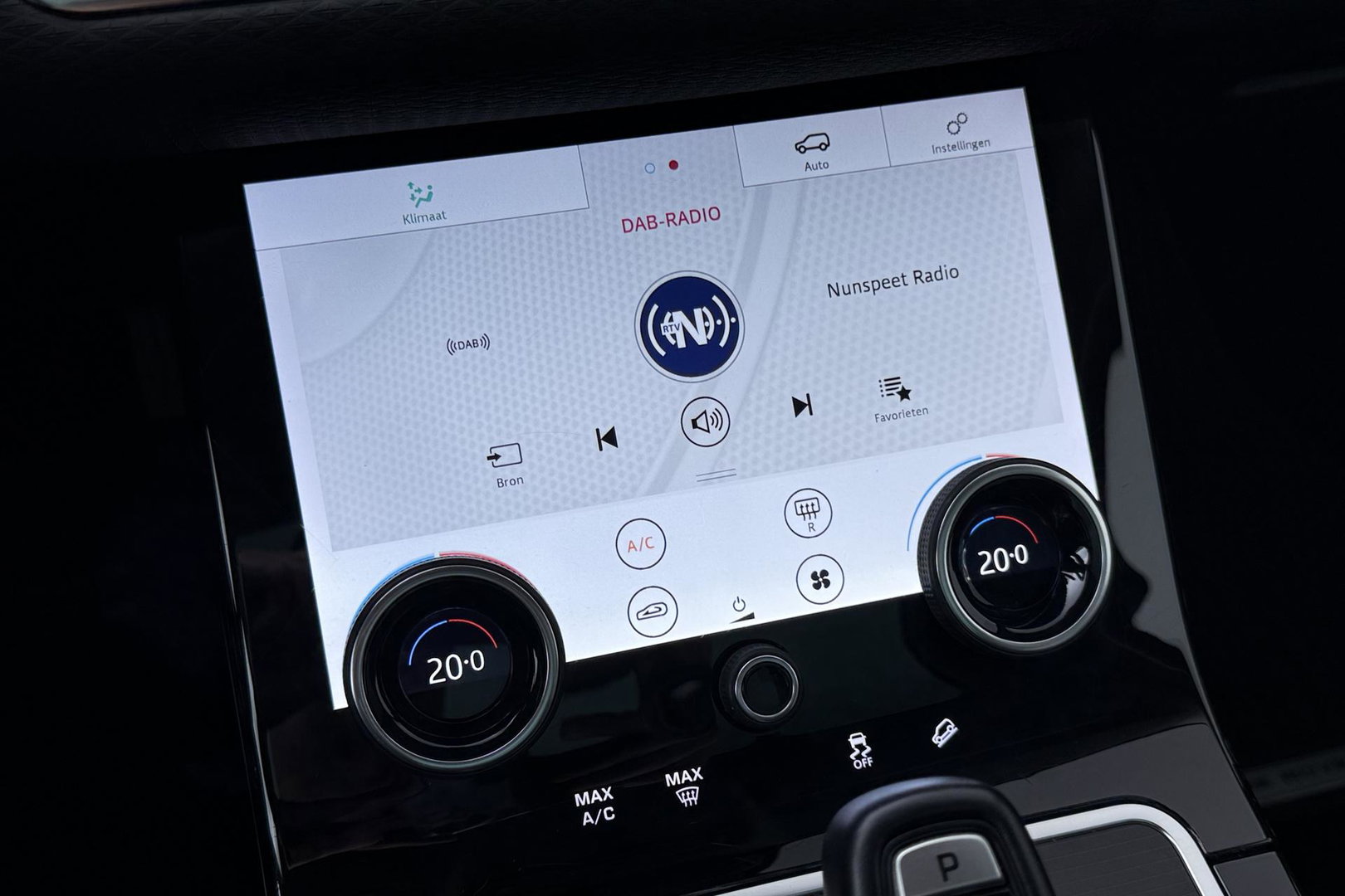 Land Rover Range Rover Evoque 1.5 P300e AWD S | Panoramadak | Camera | Apple Carplay | Leder | Lane Assist