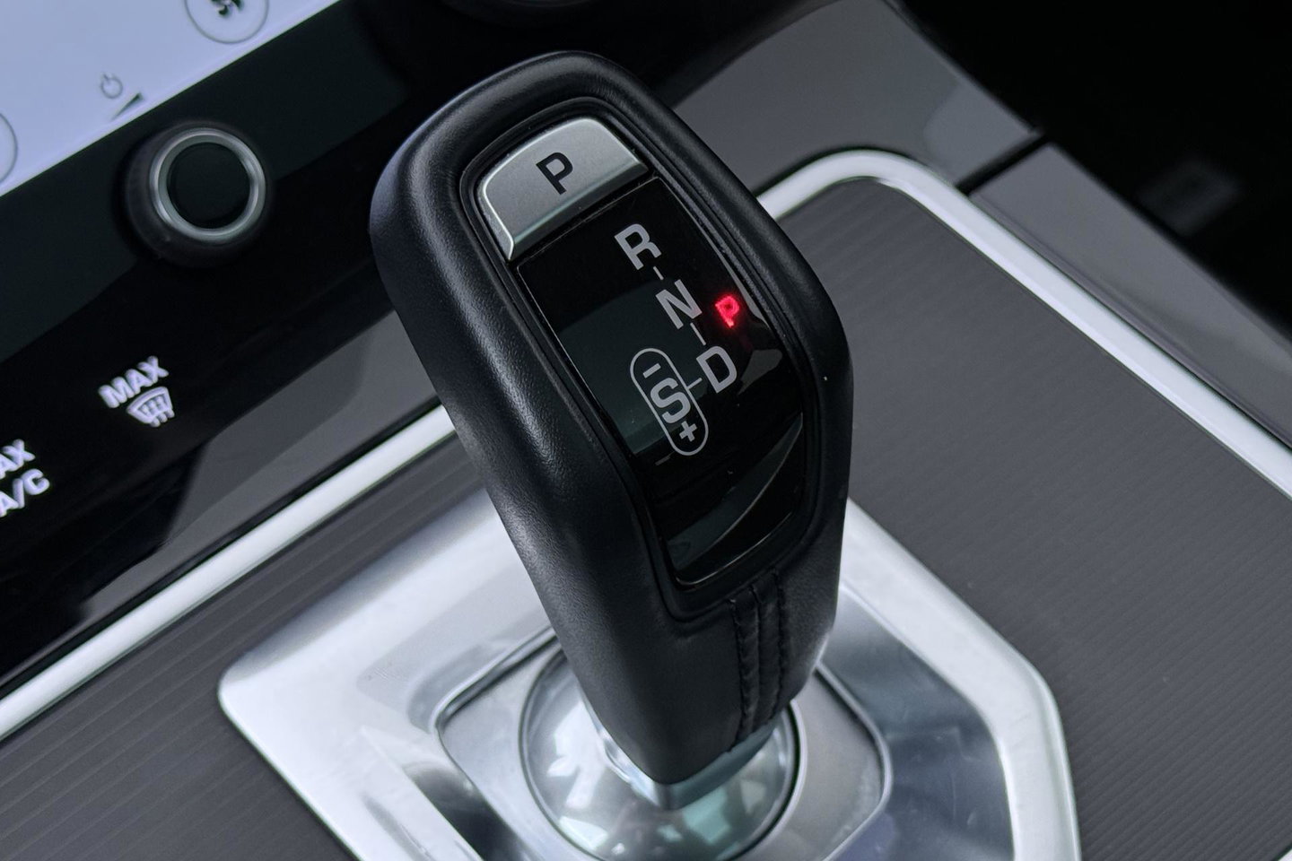 Land Rover Range Rover Evoque 1.5 P300e AWD S | Panoramadak | Camera | Apple Carplay | Leder | Lane Assist