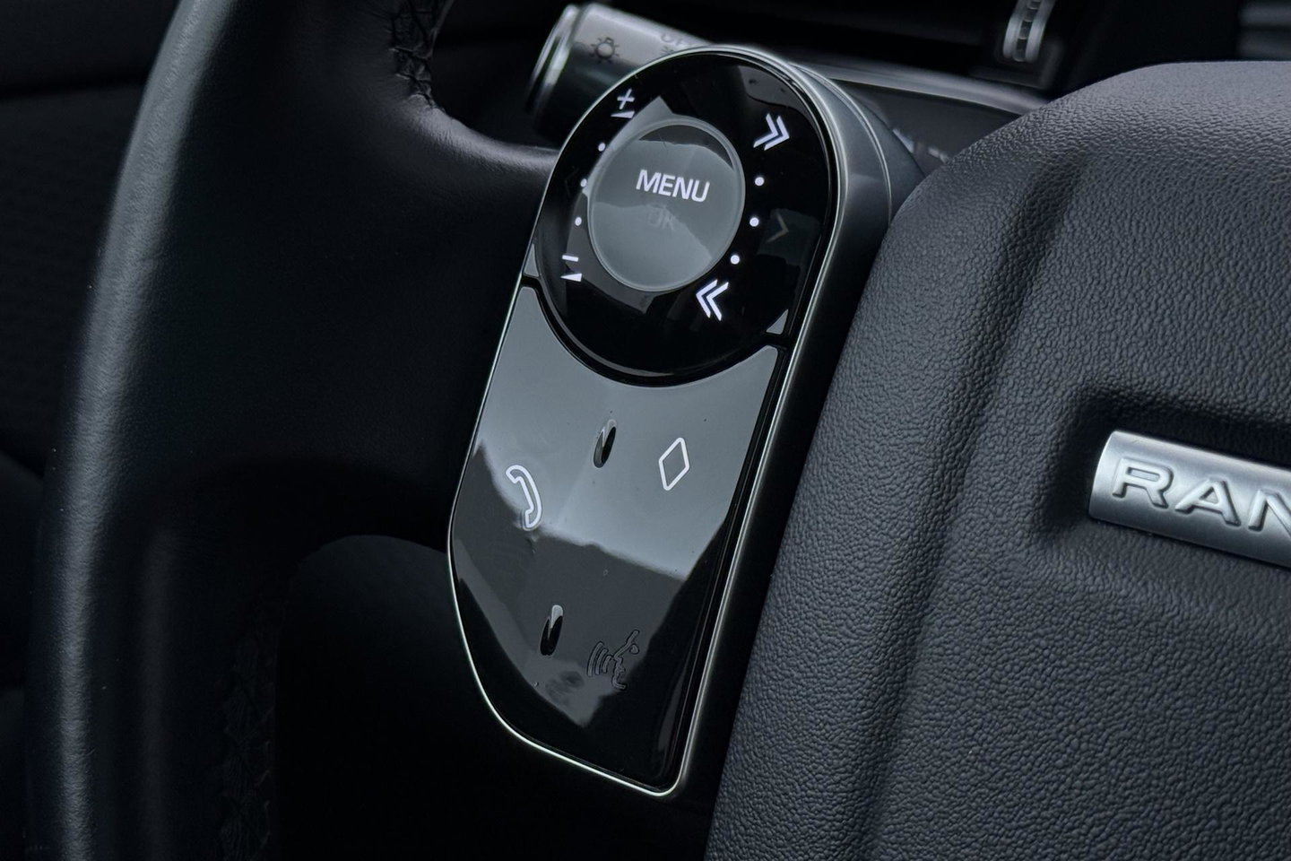 Land Rover Range Rover Evoque 1.5 P300e AWD S | Panoramadak | Camera | Apple Carplay | Leder | Lane Assist