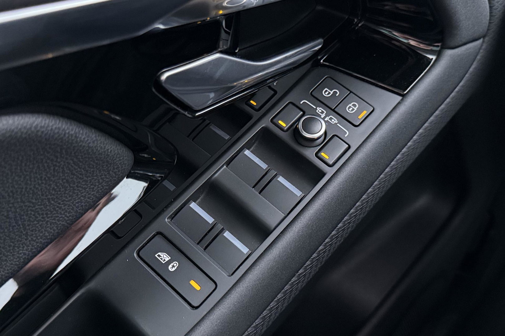 Land Rover Range Rover Evoque 1.5 P300e AWD S | Panoramadak | Camera | Apple Carplay | Leder | Lane Assist