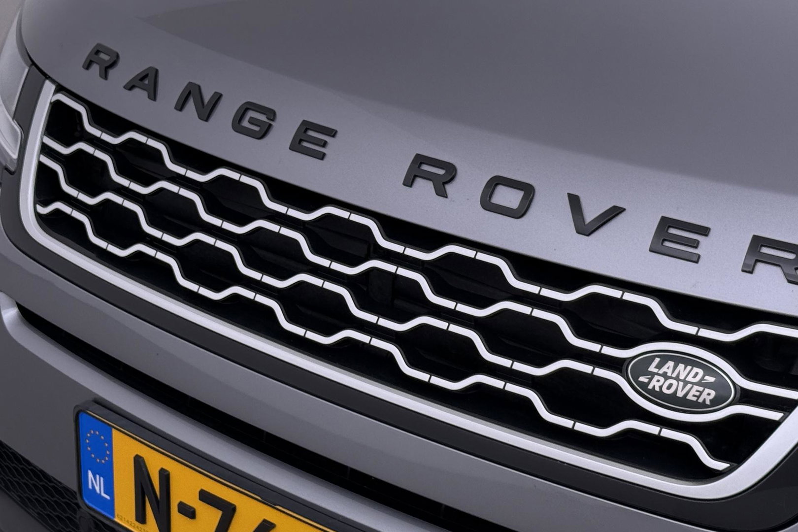 Land Rover Range Rover Evoque 1.5 P300e AWD S | Panoramadak | Camera | Apple Carplay | Leder | Lane Assist