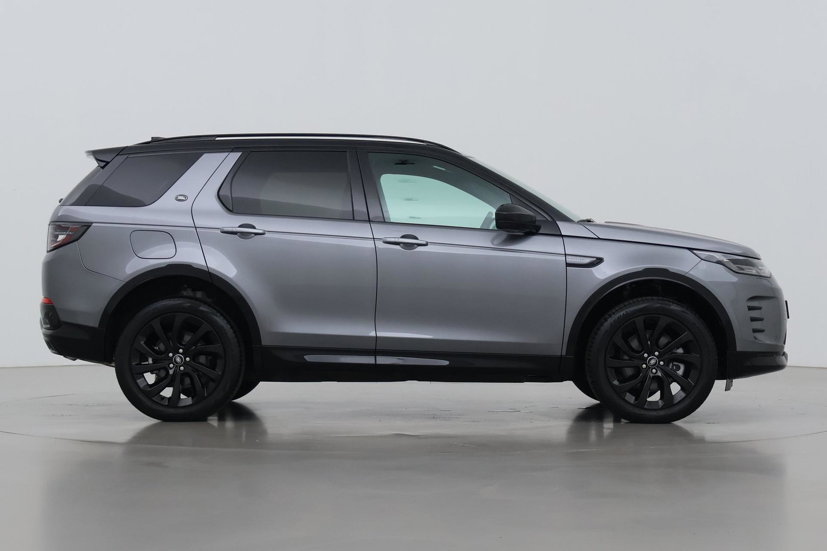 Land Rover Discovery Sport P270e PHEV Dynamic SE | NIEUW! | Panoramadak | Trekhaak | ACC | Meridian | Stoel+Stuurverwarming