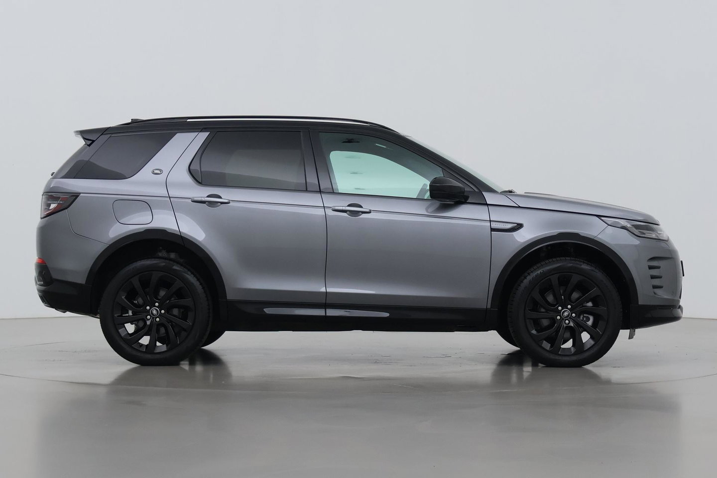 Land Rover Discovery Sport P270e PHEV Dynamic SE | NIEUW! | Panoramadak | Trekhaak | ACC | Meridian | Stoel+Stuurverwarming