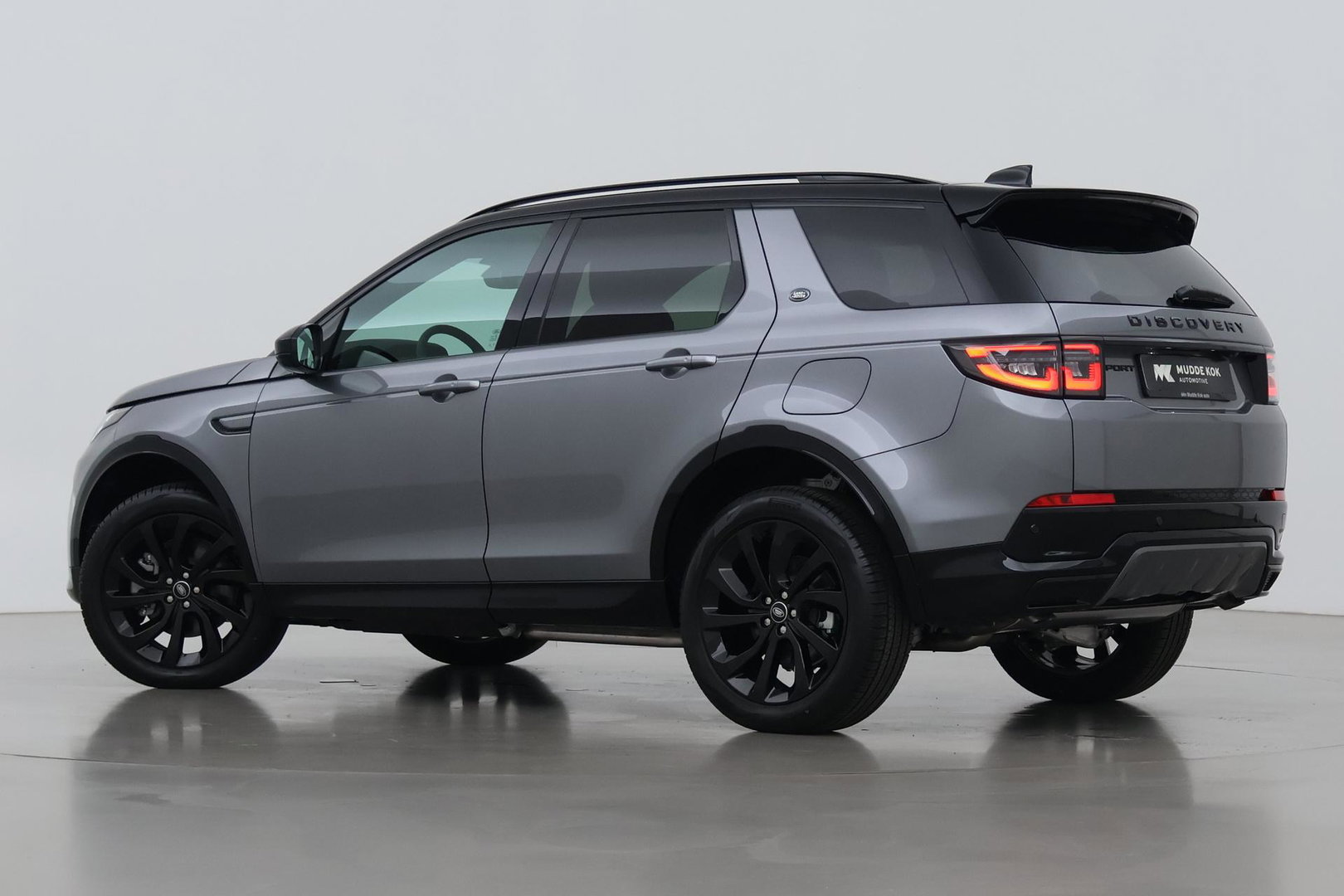 Land Rover Discovery Sport P270e PHEV Dynamic SE | NIEUW! | Panoramadak | Trekhaak | ACC | Meridian | Stoel+Stuurverwarming