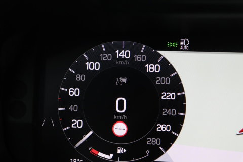 Land Rover Discovery Sport P270e PHEV Dynamic SE | NIEUW! | Panoramadak | Trekhaak | ACC | Meridian | Stoel+Stuurverwarming