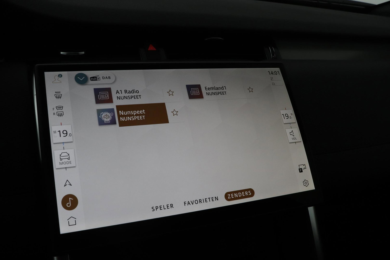 Land Rover Discovery Sport P270e PHEV Dynamic SE | NIEUW! | Panoramadak | Trekhaak | ACC | Meridian | Stoel+Stuurverwarming