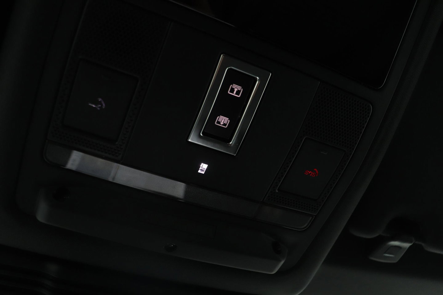 Land Rover Discovery Sport P270e PHEV Dynamic SE | NIEUW! | Panoramadak | Trekhaak | ACC | Meridian | Stoel+Stuurverwarming