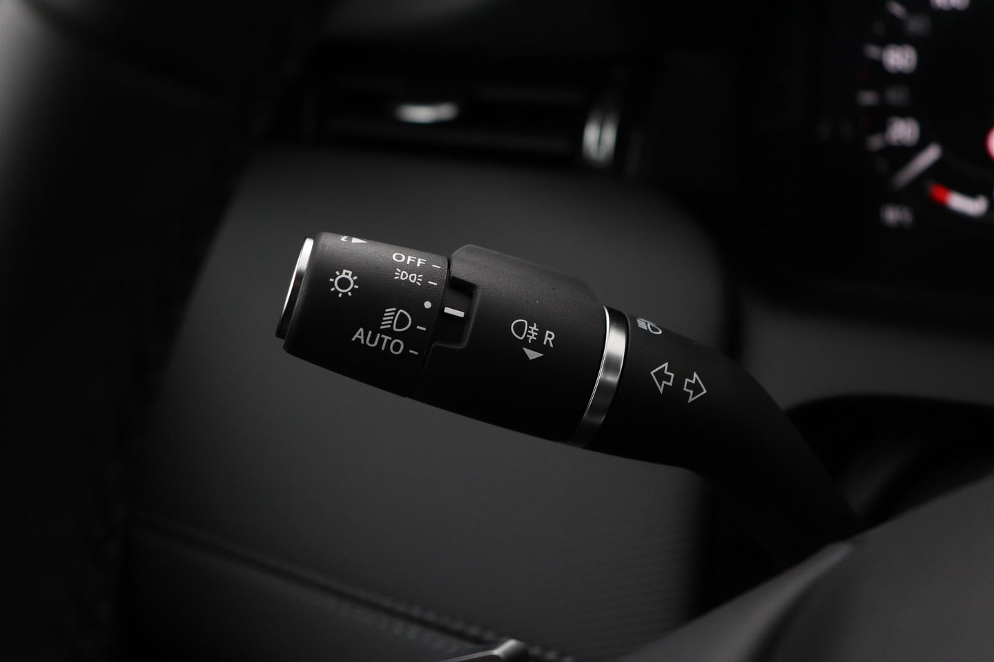 Land Rover Discovery Sport P270e PHEV Dynamic SE | NIEUW! | Panoramadak | Trekhaak | ACC | Meridian | Stoel+Stuurverwarming