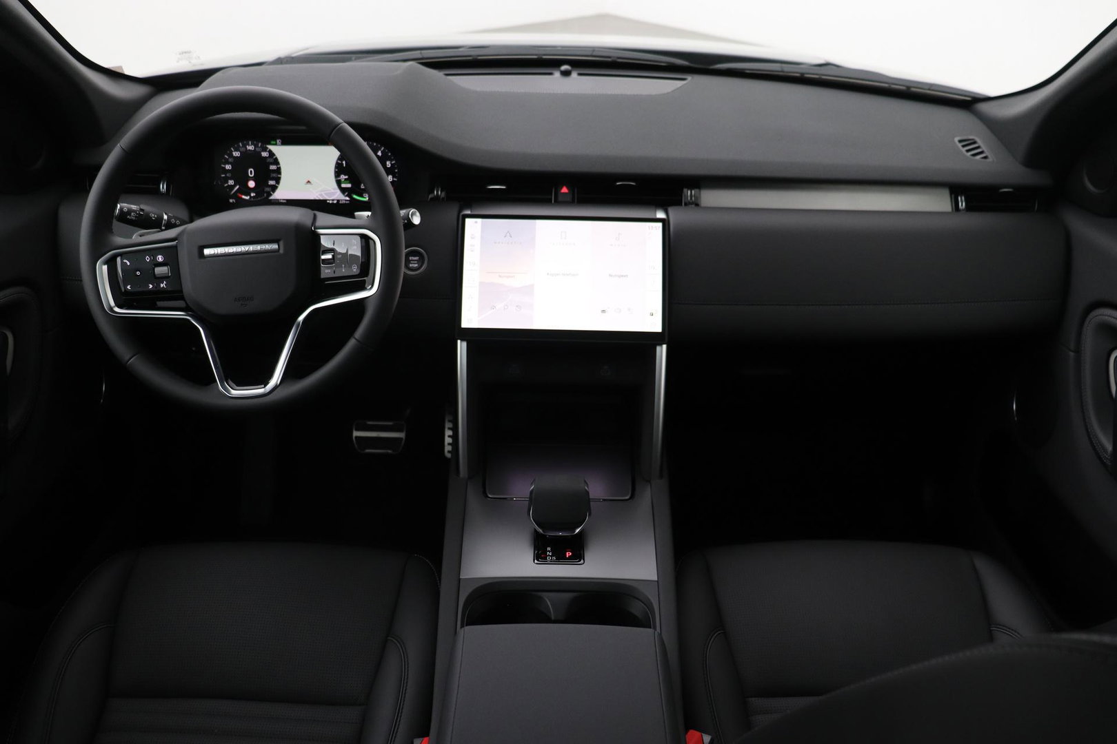 Land Rover Discovery Sport P270e PHEV Dynamic SE | NIEUW! | Panoramadak | Trekhaak | ACC | Meridian | Stoel+Stuurverwarming