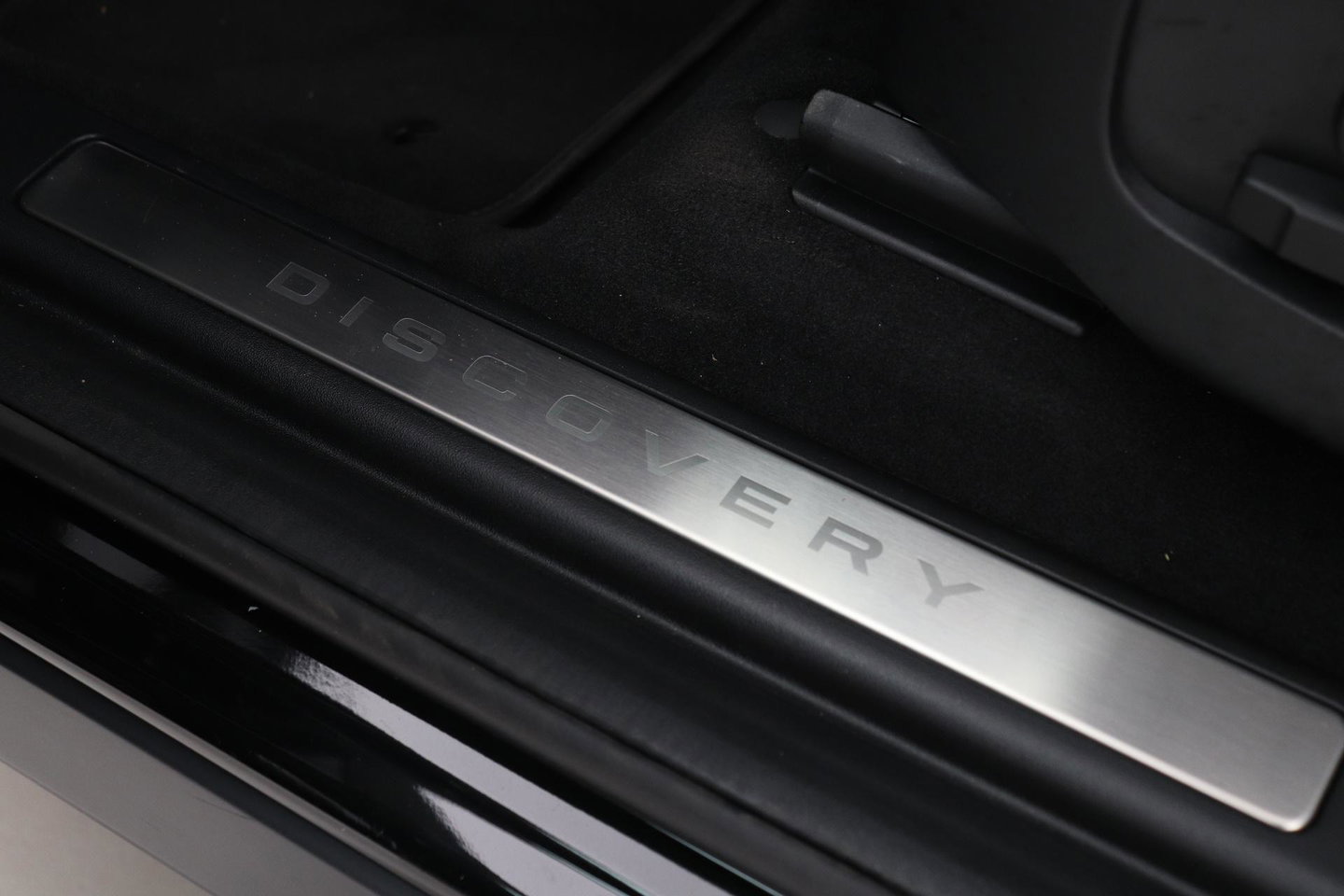 Land Rover Discovery Sport P270e PHEV Dynamic SE | NIEUW! | Panoramadak | Trekhaak | ACC | Meridian | Stoel+Stuurverwarming