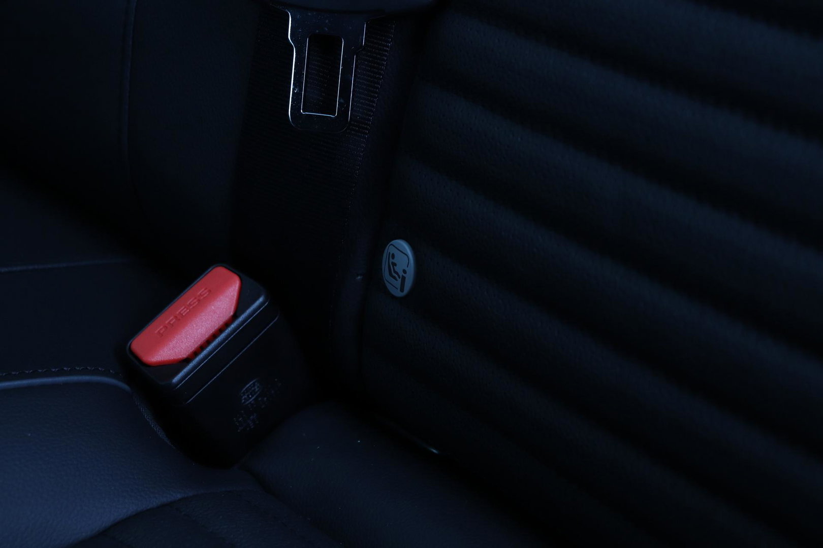 Land Rover Discovery Sport P270e PHEV Dynamic SE | NIEUW! | Panoramadak | Trekhaak | ACC | Meridian | Stoel+Stuurverwarming
