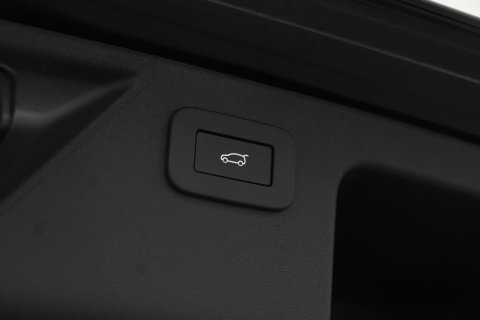 Land Rover Discovery Sport P270e PHEV Dynamic SE | NIEUW! | Panoramadak | Trekhaak | ACC | Meridian | Stoel+Stuurverwarming