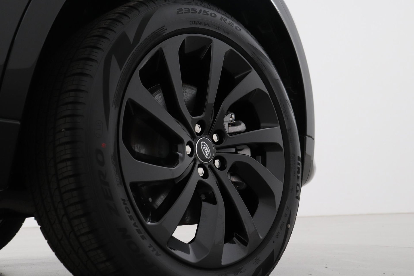 Land Rover Discovery Sport P270e PHEV Dynamic SE | NIEUW! | Panoramadak | Trekhaak | ACC | Meridian | Stoel+Stuurverwarming