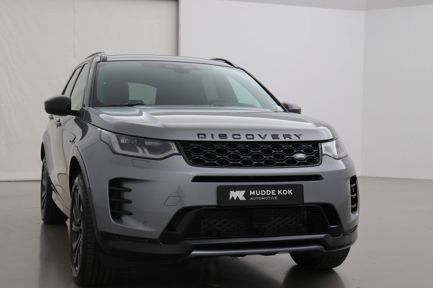 Land Rover Discovery Sport P270e PHEV Dynamic SE | NIEUW! | Panoramadak | Trekhaak | ACC | Meridian | Stoel+Stuurverwarming