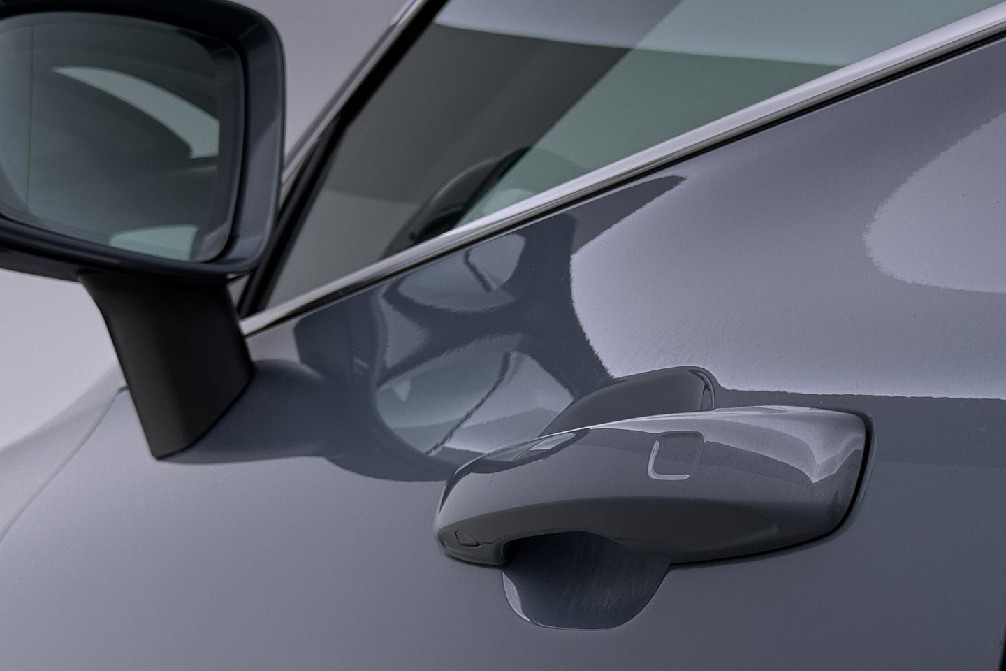 Volvo XC60 T6 Plug-in hybrid AWD Inscription | ACC | Panoramadak | Keyless | Elektrische Achterklep | Stoelverwarming | 18 inch