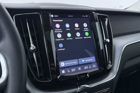 Volvo XC60 T6 Plug-in hybrid AWD Inscription | ACC | Panoramadak | Keyless | Elektrische Achterklep | Stoelverwarming | 18 inch