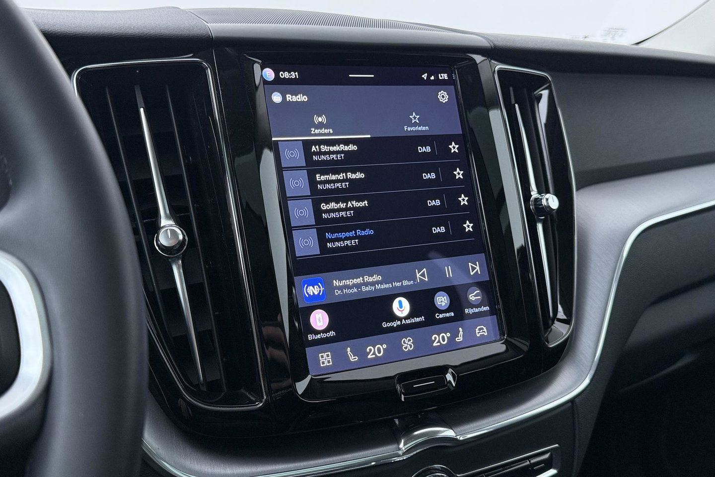 Volvo XC60 T6 Plug-in hybrid AWD Inscription | ACC | Panoramadak | Keyless | Elektrische Achterklep | Stoelverwarming | 18 inch