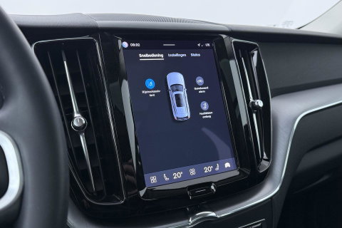 Volvo XC60 T6 Plug-in hybrid AWD Inscription | ACC | Panoramadak | Keyless | Elektrische Achterklep | Stoelverwarming | 18 inch