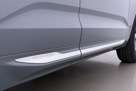 Volvo XC60 T6 Plug-in hybrid AWD Inscription | ACC | Panoramadak | Keyless | Elektrische Achterklep | Stoelverwarming | 18 inch
