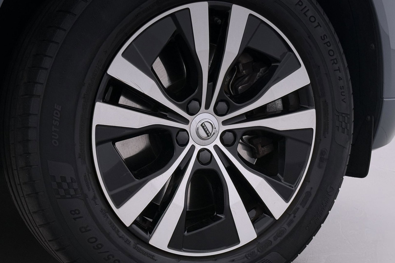 Volvo XC60 T6 Plug-in hybrid AWD Inscription | ACC | Panoramadak | Keyless | Elektrische Achterklep | Stoelverwarming | 18 inch