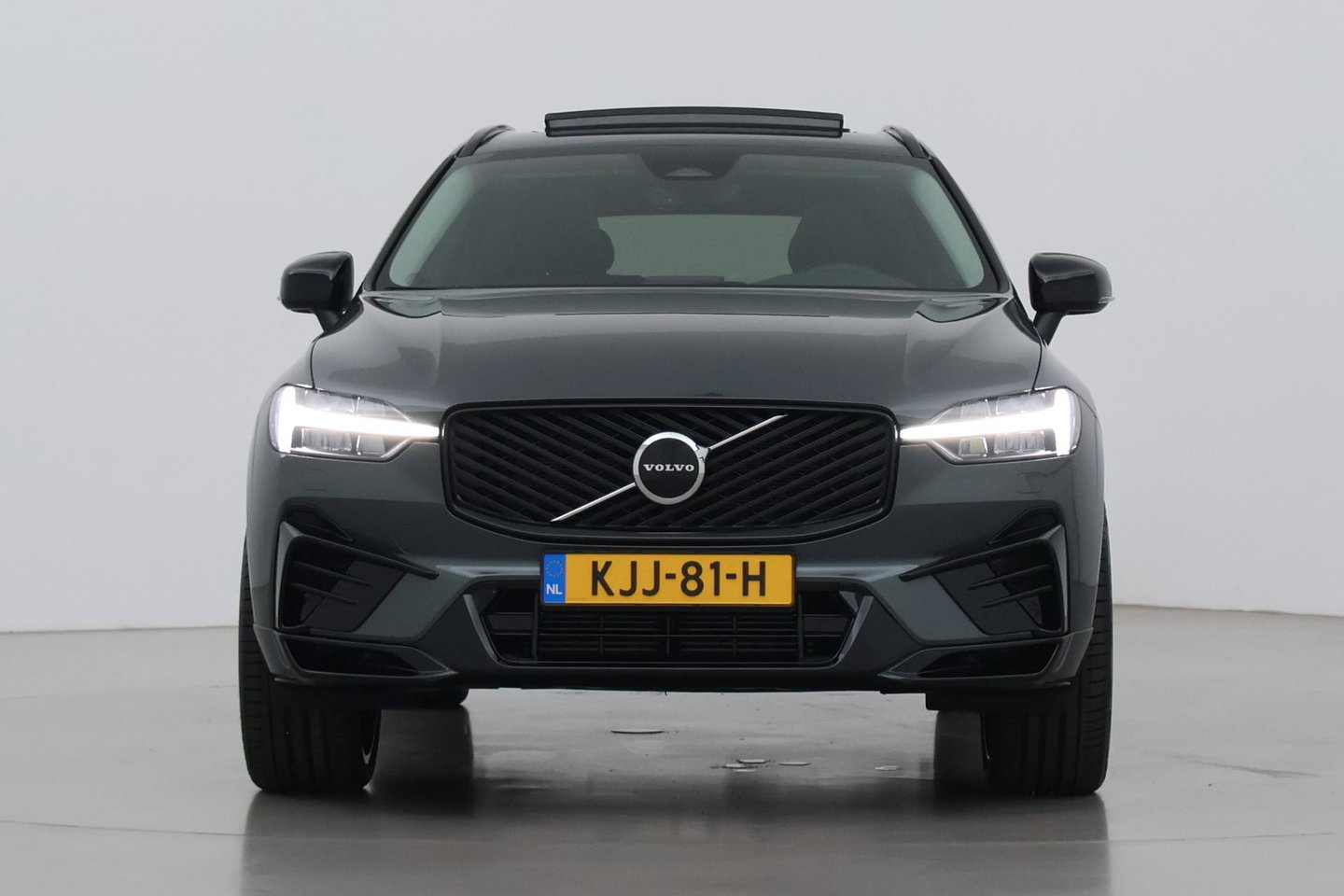 Volvo XC60 T6 Plug-in hybrid Plus Dark | HEICO Sportiv | ACC | Panoramadak | Harman/Kardon | Stoel+Stuurverwarming | 22 Inch