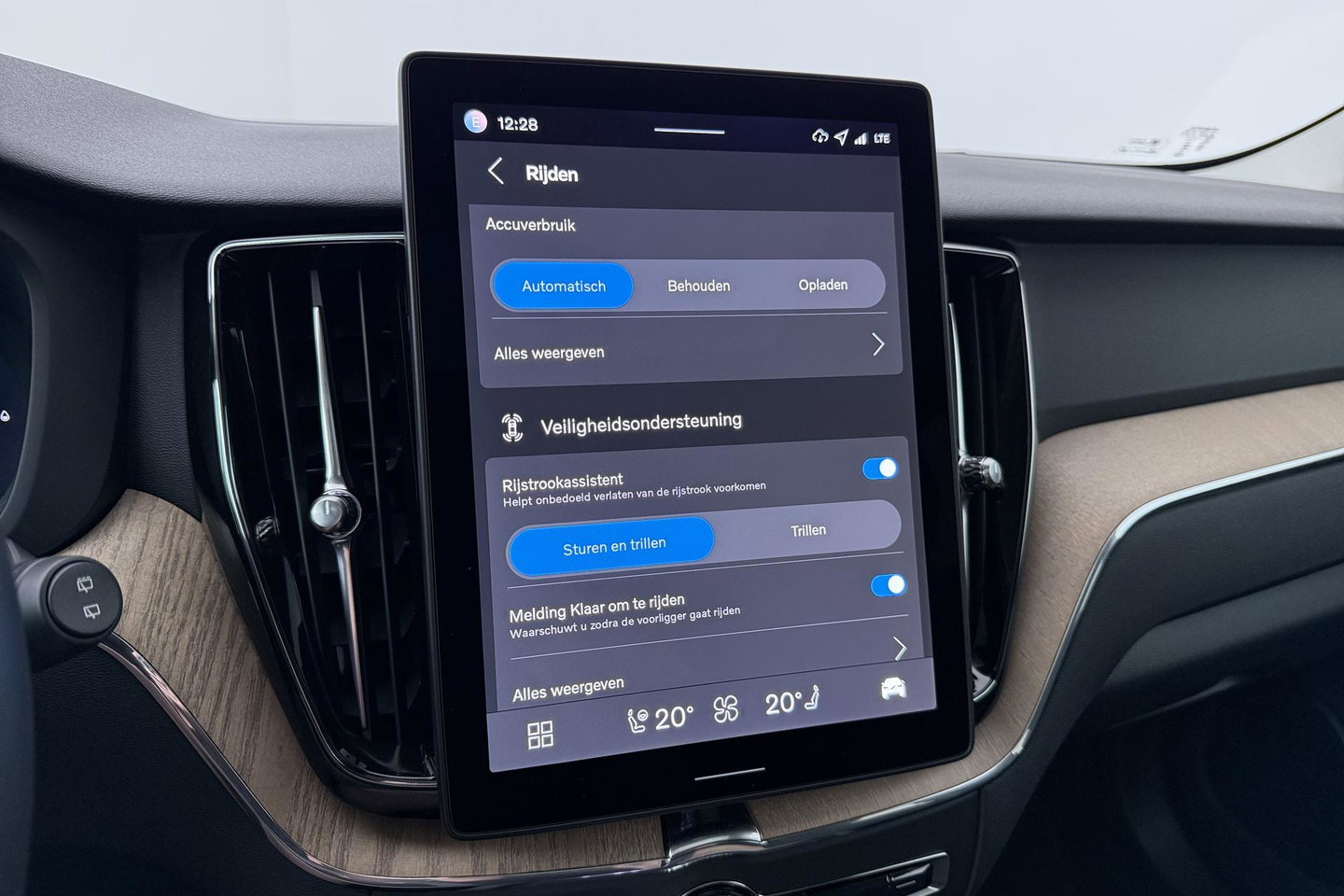 Volvo XC60 T6 Plug-in hybrid Plus Dark | HEICO Sportiv | ACC | Panoramadak | Harman/Kardon | Stoel+Stuurverwarming | 22 Inch