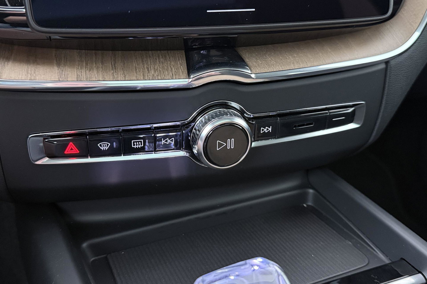Volvo XC60 T6 Plug-in hybrid Plus Dark | HEICO Sportiv | ACC | Panoramadak | Harman/Kardon | Stoel+Stuurverwarming | 22 Inch