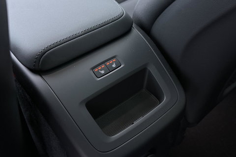 Volvo XC60 T6 Plug-in hybrid Plus Dark | HEICO Sportiv | ACC | Panoramadak | Harman/Kardon | Stoel+Stuurverwarming | 22 Inch